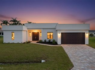 19 NW 14th Pl, Cape Coral, FL 33993