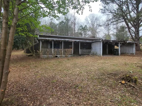 281 Smith Dr, Gadsden, AL 35904