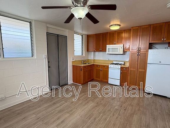 2nd image of 824 University Ave #5