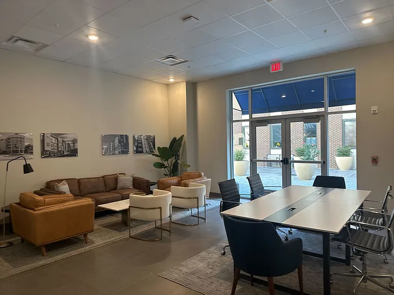 Meridia Transit Plaza — Photo 7