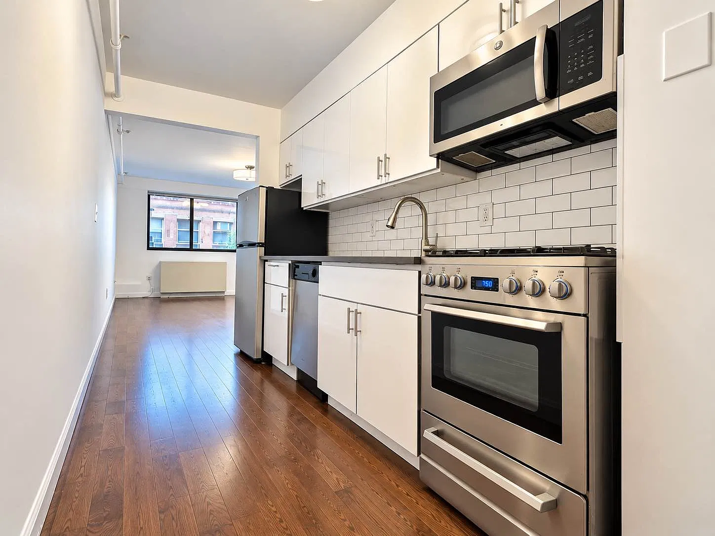 140 West 19th Street — Photo 2