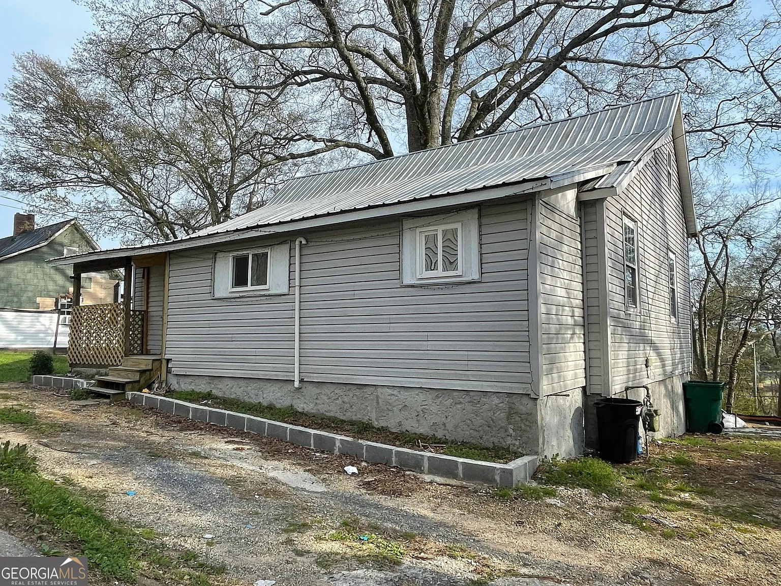 69 Kinzy St photo 1
