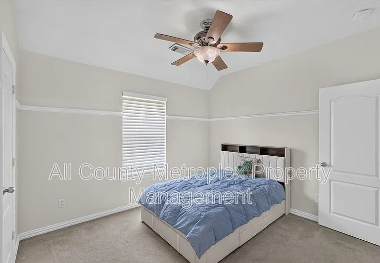 822 Shadybrook Dr #4 — Photo 8