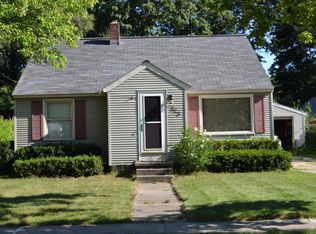 523 Grandview Ave, Spring Lake, MI 49456