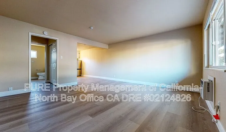 560 Dexter St #I — Photo 5