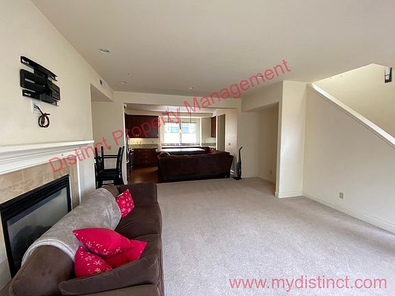 4th image of 127 Bursar Ln