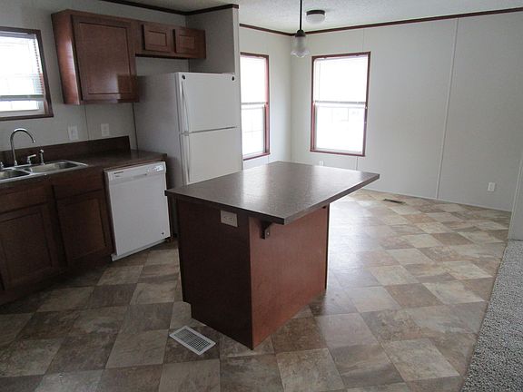3rd image of 2782 Timmins St SW