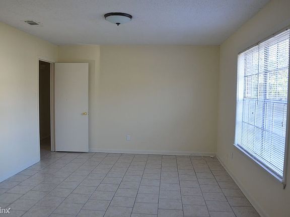 4th image of 114 Brentwood Blvd