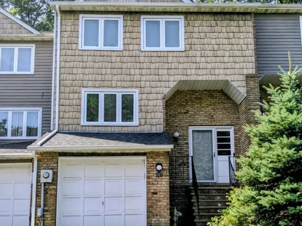 207 Patriots Rd, Morris Plains, NJ 07950