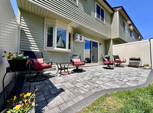 17 Tideview Dr, Dover, NH 03820