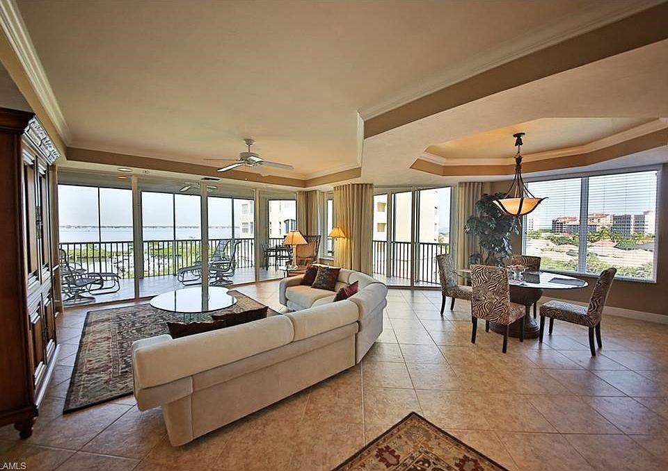 Panoramic River Views from Great Room