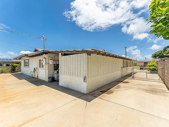 2nd image of 396 Kahiki St