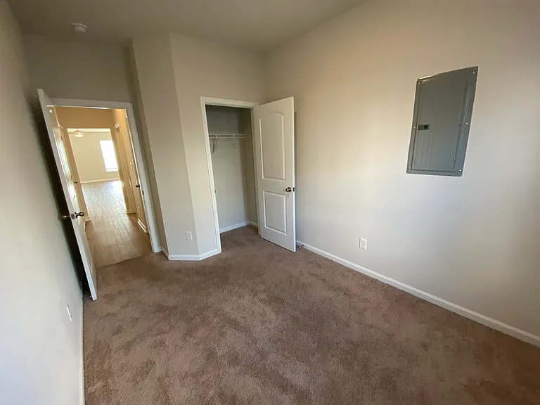 1512 Auckland Ct — Photo 17
