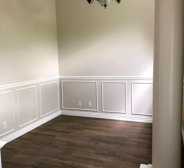 Sitting room off front door.