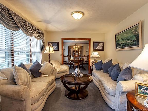 5th image of 5841 Hawthorn Ln