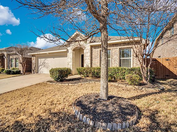 3rd image of 2107 Danibelle Dr