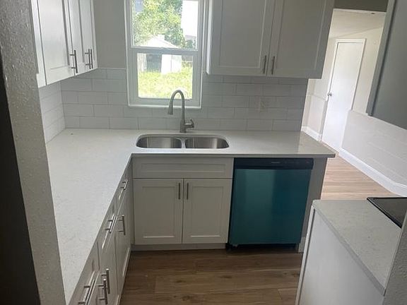 4th image of 4193 42nd Ave N