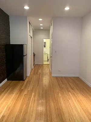 Rented by Compass | media 10