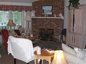 2nd image of 35 Deacon St