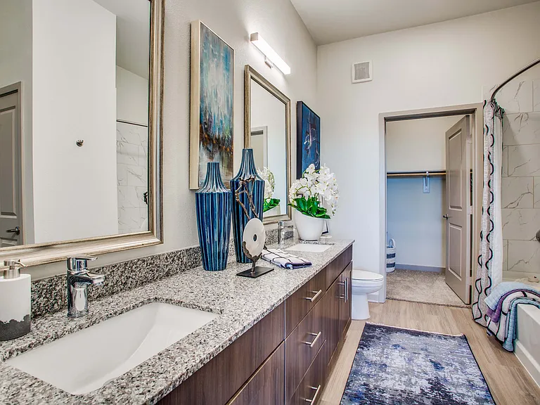 Spacious bathroom with double-vanity