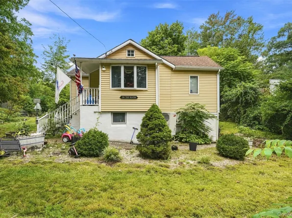 169 Walnut Road, Lake Peekskill, NY 10537