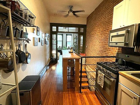 4th image of 312 Suydam St Unit 1-L