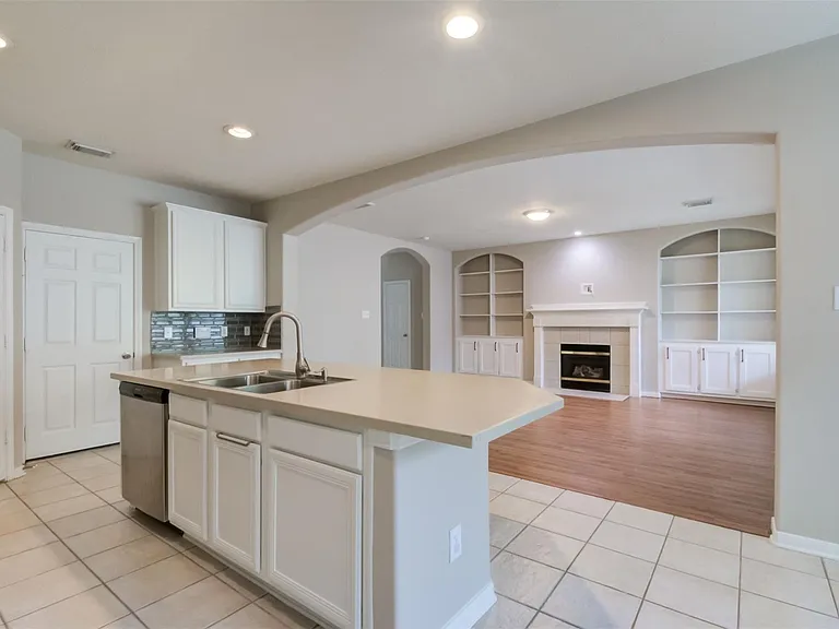 115 W Burberry Cir — Photo 9