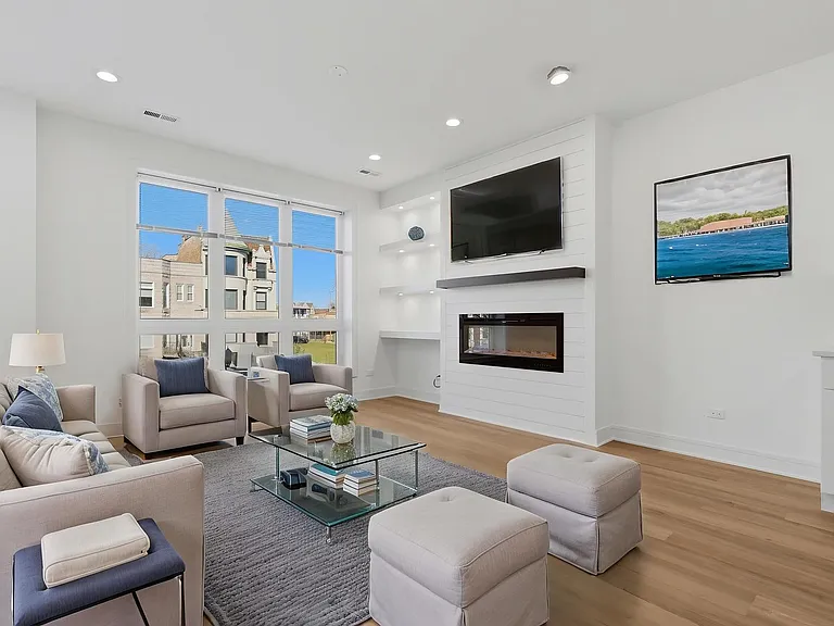 4841 S Prairie Ave #3 — Photo 6