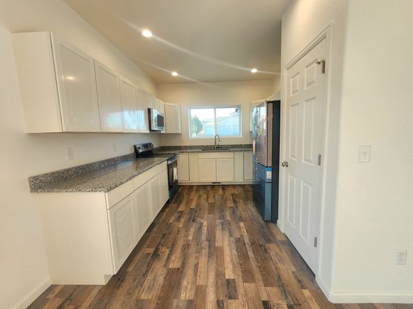 651 E Laporte Dr