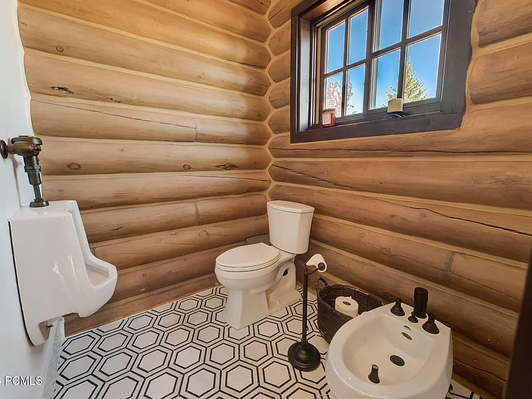 715 Aspen Ln — Photo 38