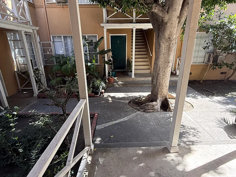302 N Louise St #13 — Photo 11