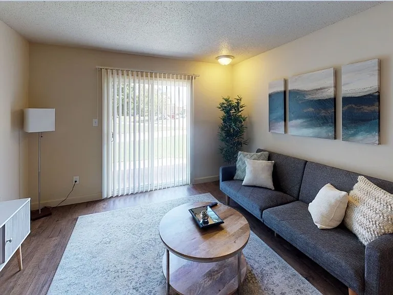 Stadium Apartments — Photo 19