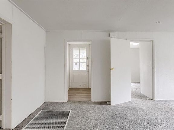 3rd image of 2600 Garland St