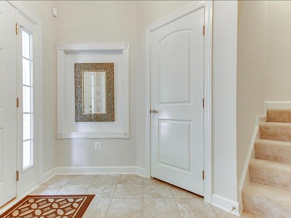 3rd image of 13214 Cloppers Mill Dr