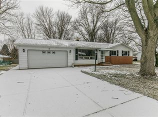 8708 Parkdale Dr, North Royalton, OH 44133
