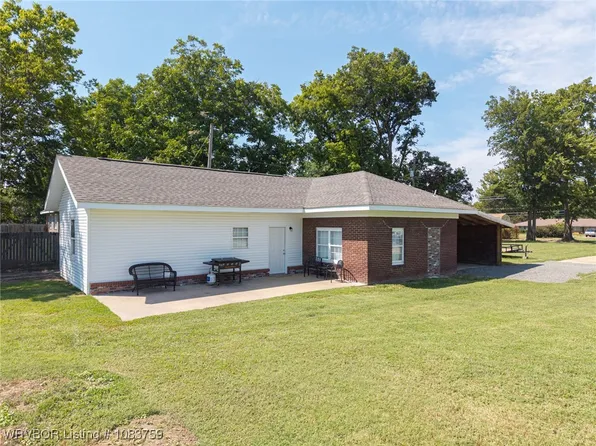 211 E Broadway St, Spiro, OK 74959