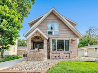 660 River Ave, De Pere, WI 54115
