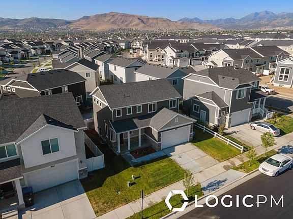 3rd image of 5071 W Berry Creek Dr