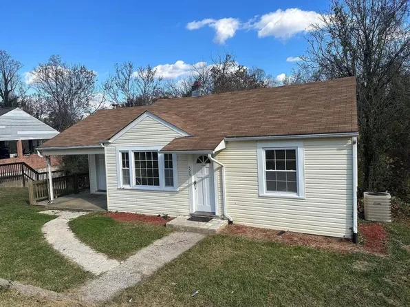 526 Old Stage Rd, Bassett, VA 24055