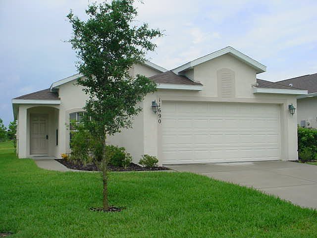 2/2/2 GATED COMMUNITY