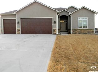 611 N Daylily Dr, Lawrence, KS 66049