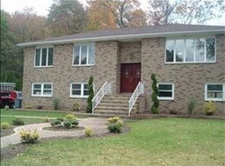 37 Van Ness Ave, Fairfield, NJ 07004