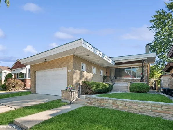 9935 S Claremont Ave, Chicago, IL 60643