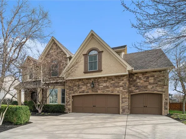 9315 W 146th St, Overland Park, KS 66221