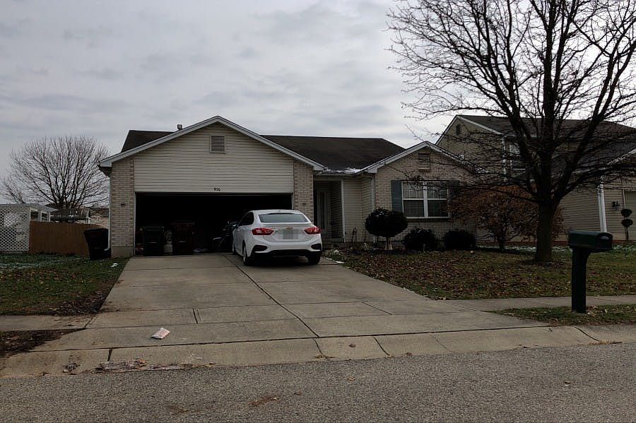 1st image of 916 Marcia Dr