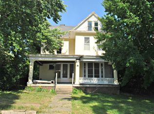 320 N 3rd St, Atchison, KS 66002