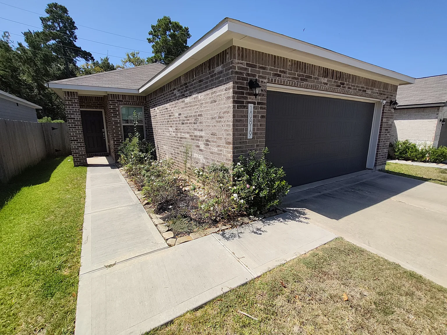 3 bed, 1265 sqft, $3,300 — Photo 2