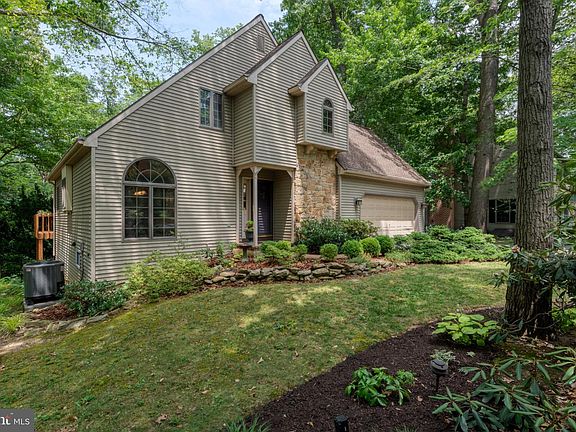 2nd image of 2861 Spring Valley Rd