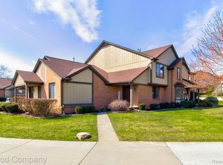 283 Meadow Bridge Dr, Rochester, MI 48307