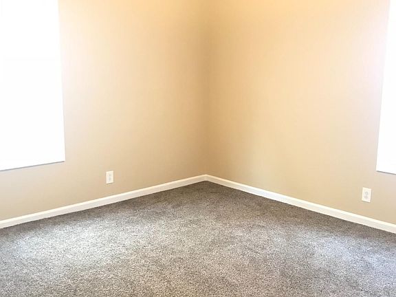5th image of 423 Alma Ln APT E